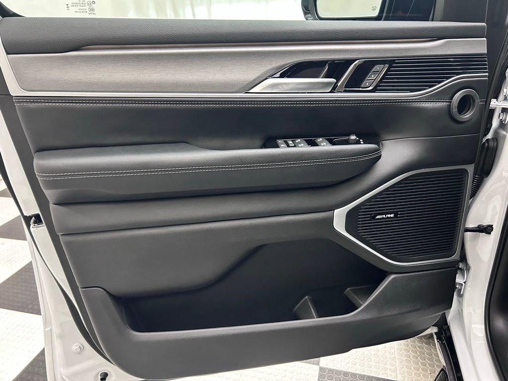 New 2026 Jeep Grand Wagoneer 4WD image 10