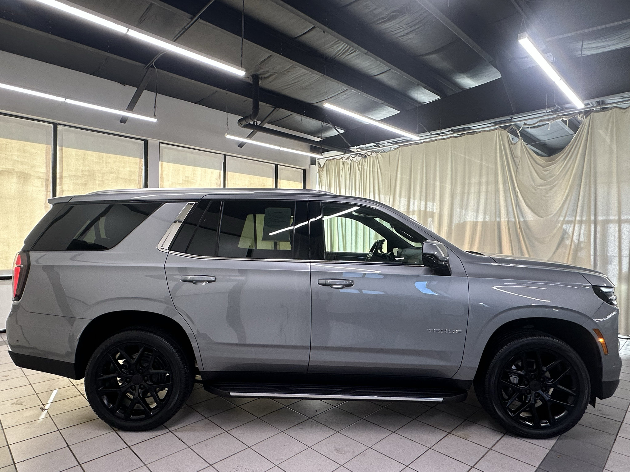 Certified 2025 Chevrolet Tahoe LT AWD/4WD image 3
