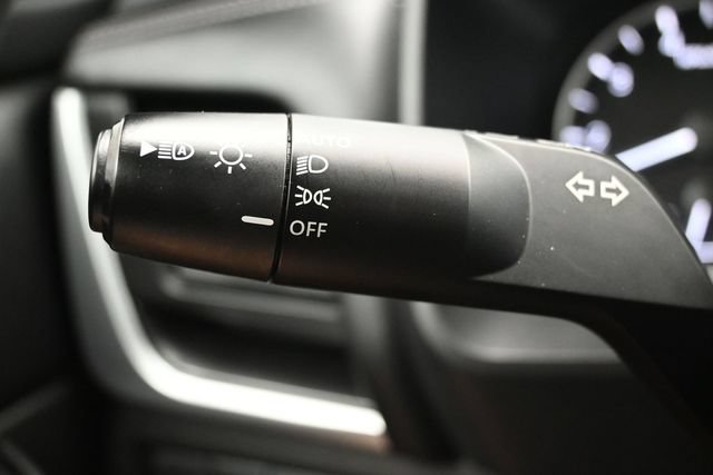 Used 2024 Nissan Rogue SV FWD image 20