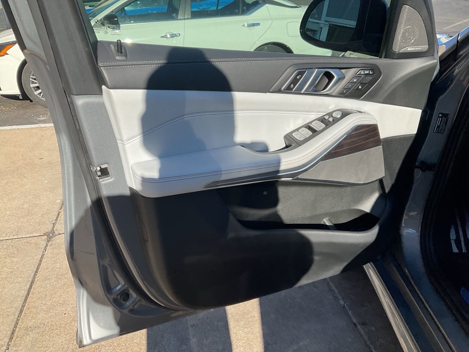 Used 2023 BMW X7 xDrive40i w/ Dynamic Handling Package image 19