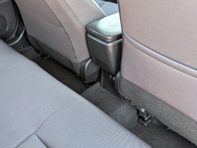 Used 2025 Toyota Prius LE FWD image 29