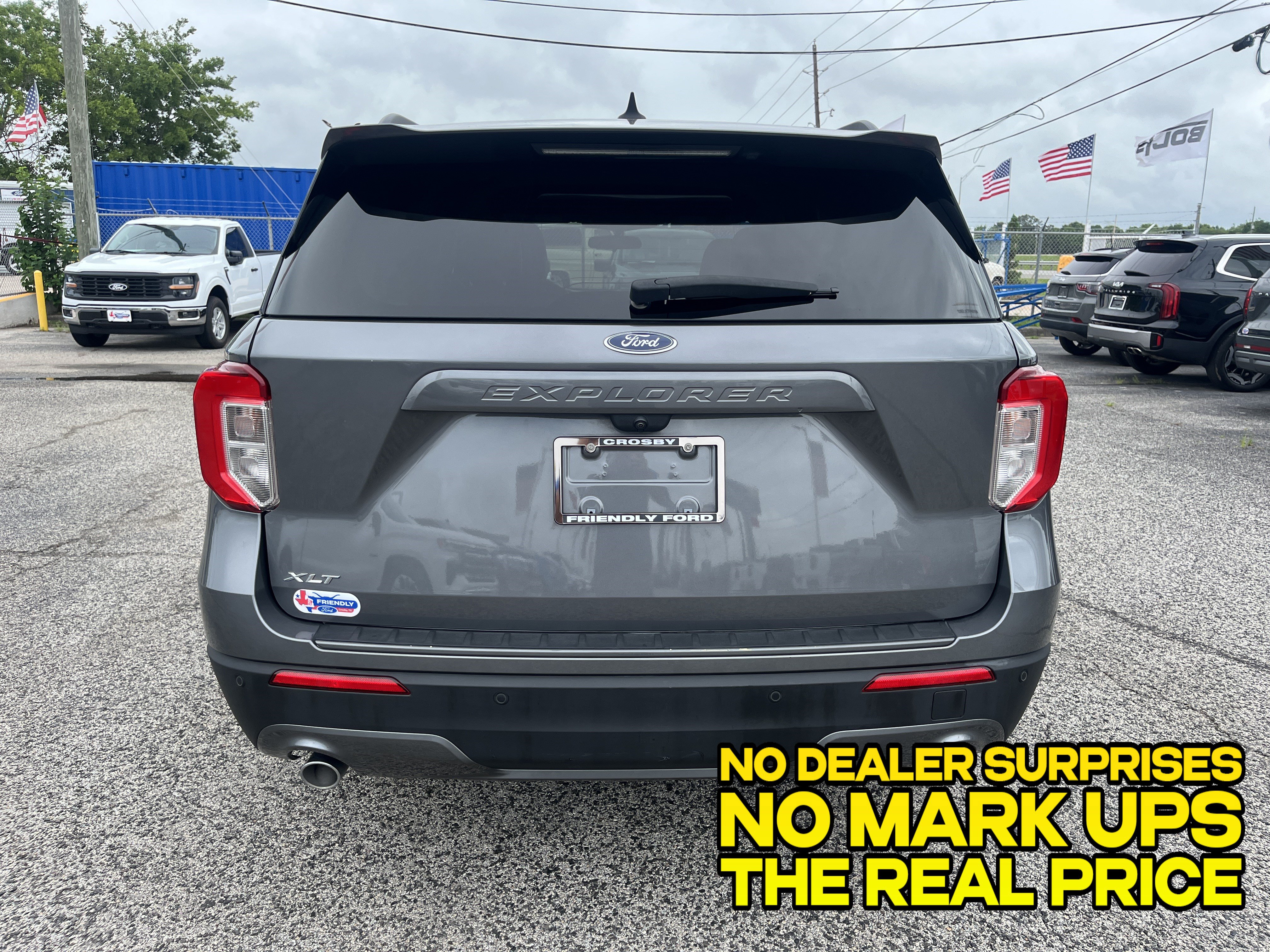 Used 2023 Ford Explorer XLT w/ Equipment Group 202A RWD image 3