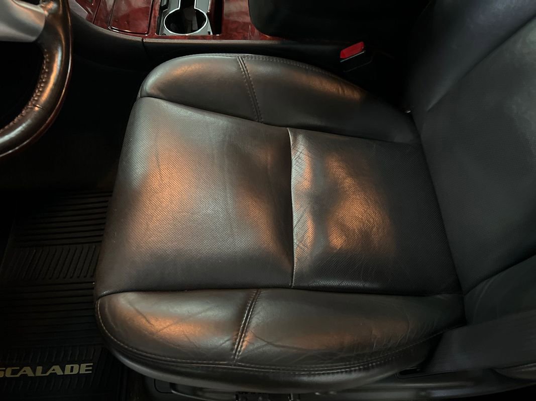 Used 2007 Cadillac Escalade AWD w/ Climate Package image 79