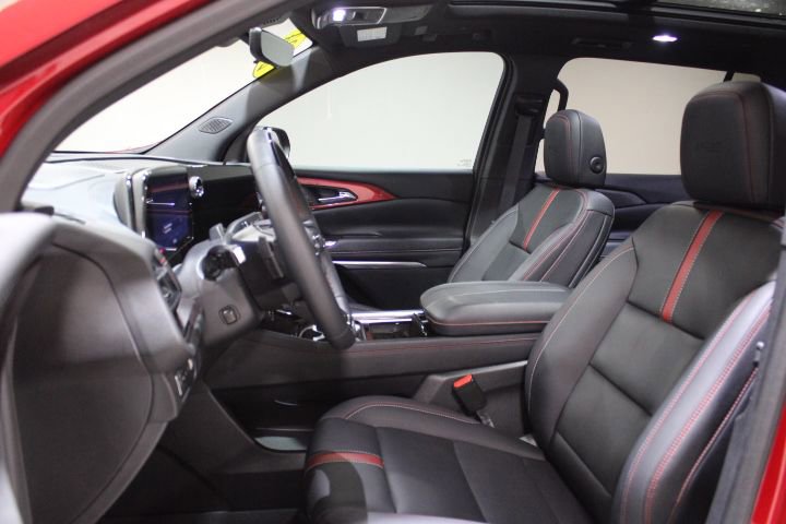 Used 2024 Chevrolet Traverse RS image 21