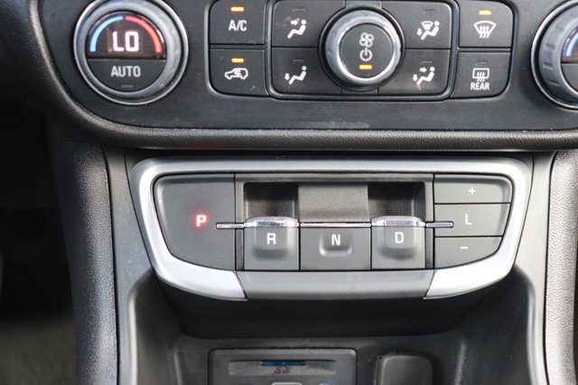 Used 2024 GMC Terrain SLT image 15