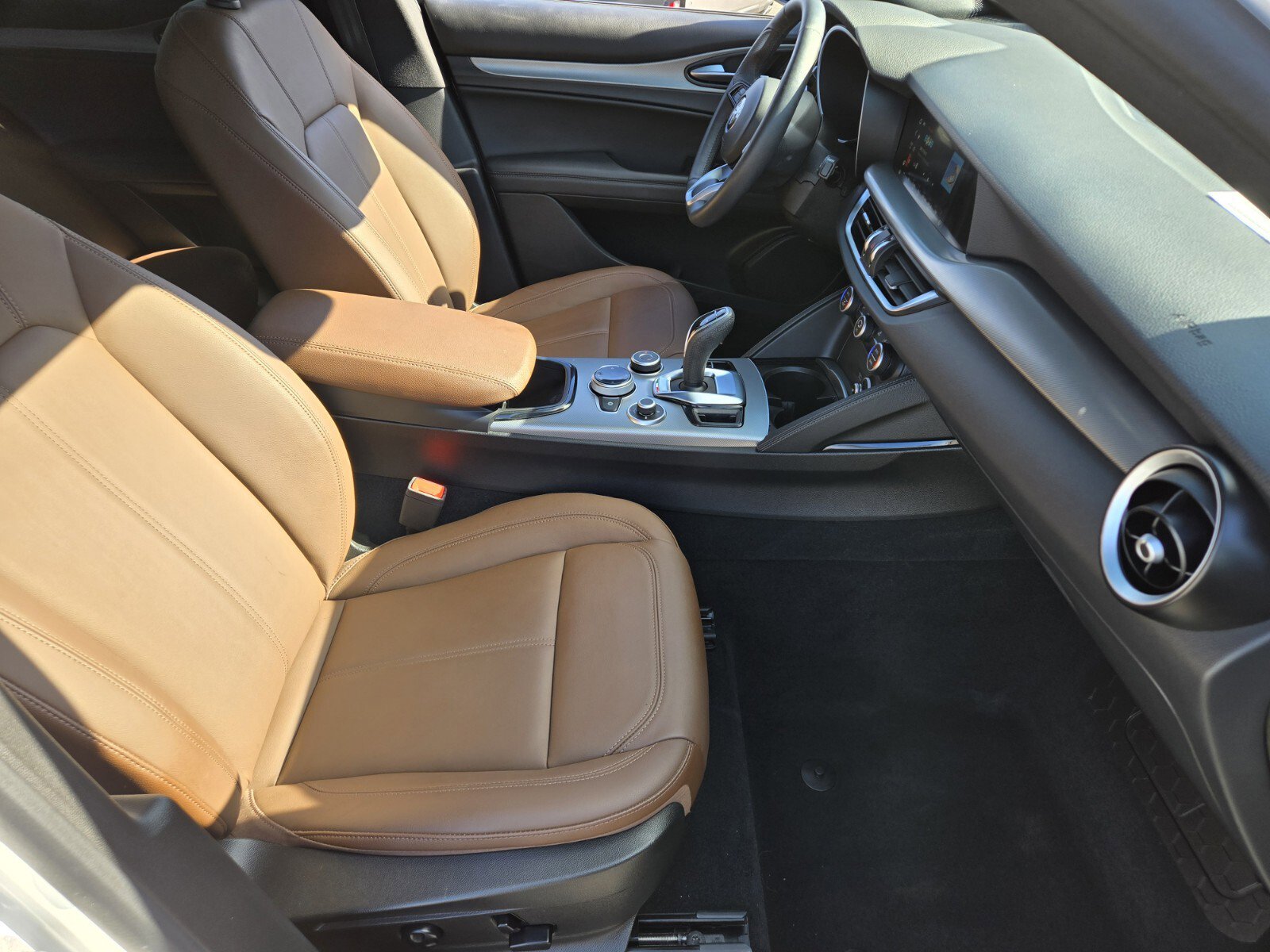 Used 2024 Alfa Romeo Stelvio Ti image 15