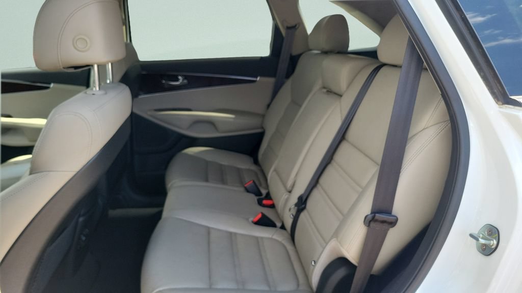 Used 2017 Kia Sorento EX w/ EX Premium Package FWD image 10