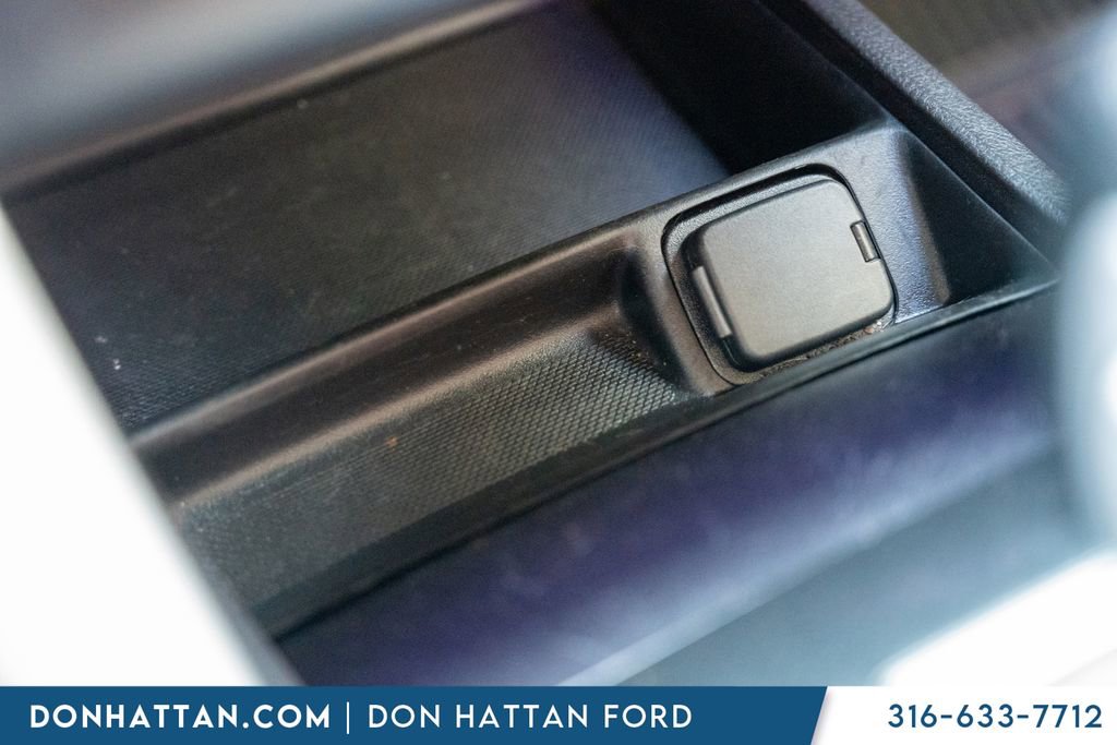 Used 2016 Ford Fusion SE image 11