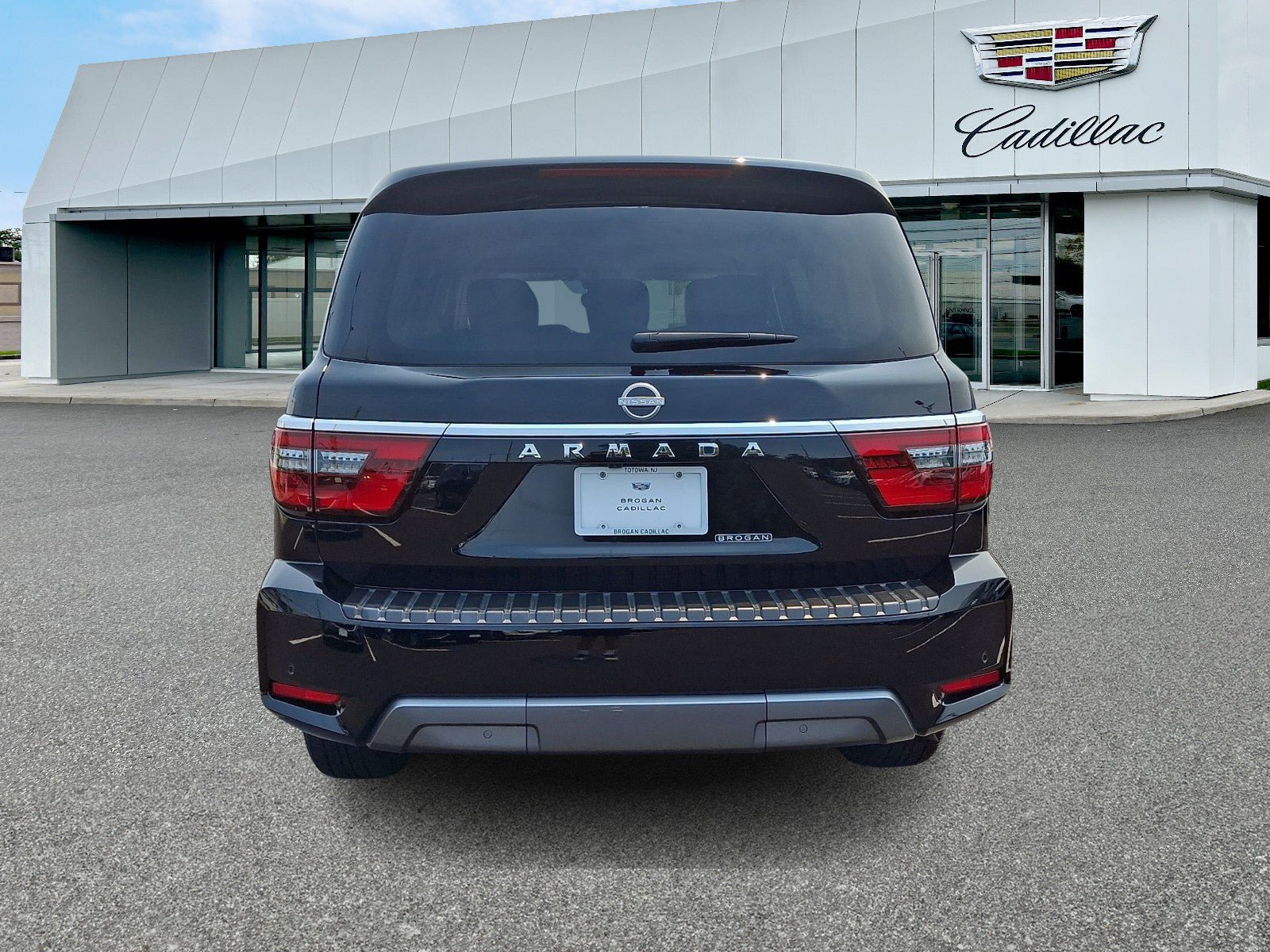 Used 2024 Nissan Armada SV w/ Cargo Package AWD/4WD image 5