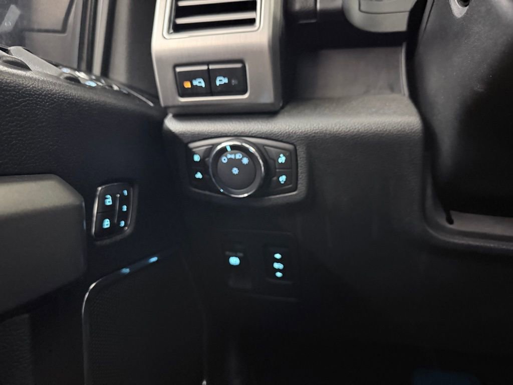 Used 2018 Ford F150 Platinum w/ Equipment Group 701A Luxury image 23