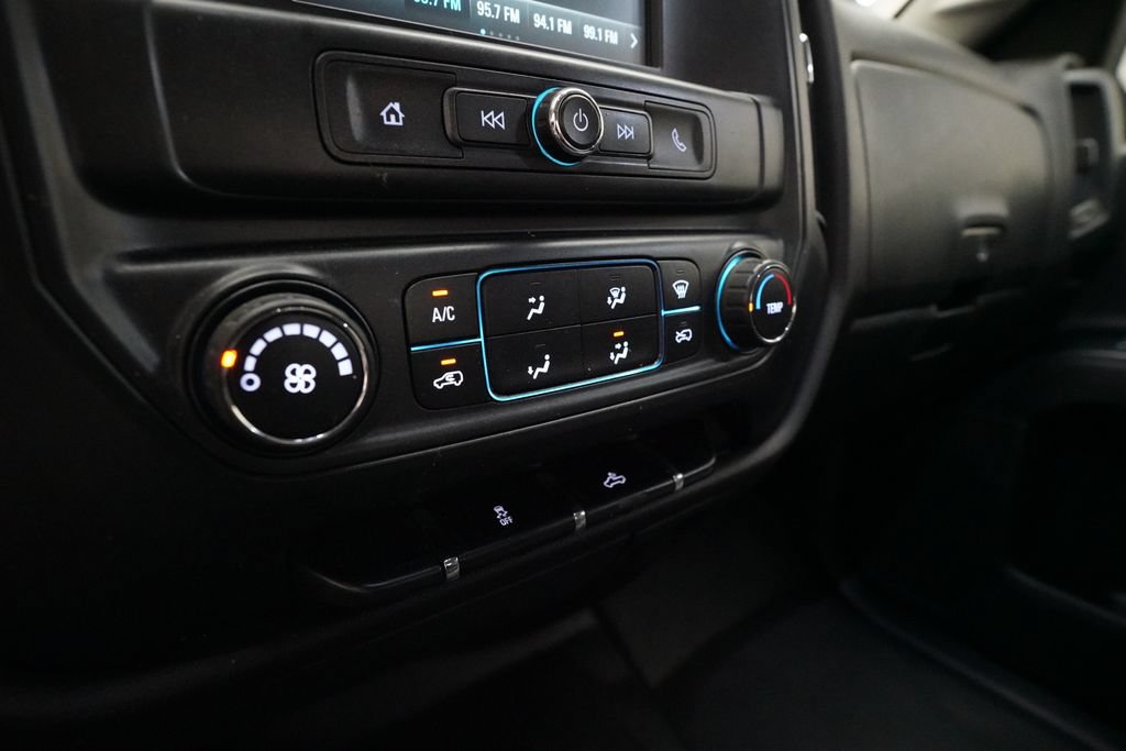 Used 2019 Chevrolet Silverado 1500 W/T AWD/4WD image 19