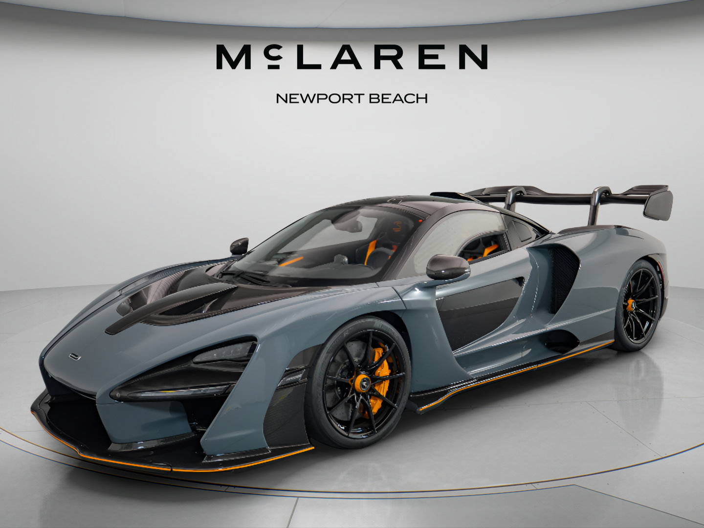 Used 2019 McLaren Senna RWD image 3