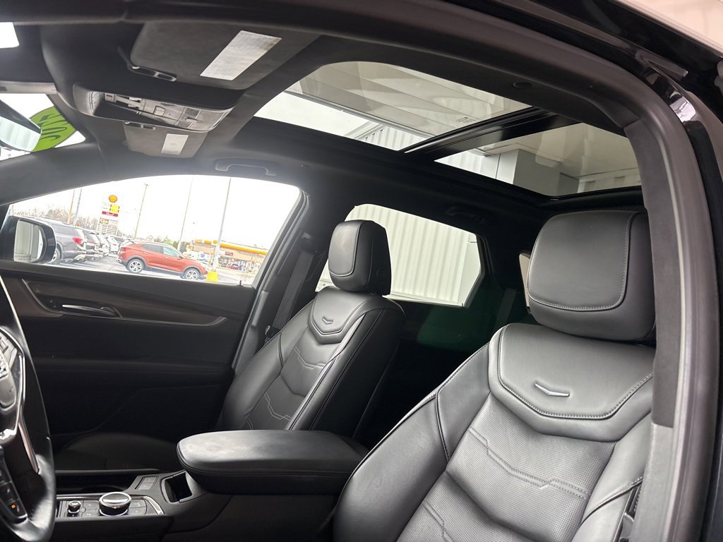Used 2022 Cadillac XT5 Premium Luxury image 9