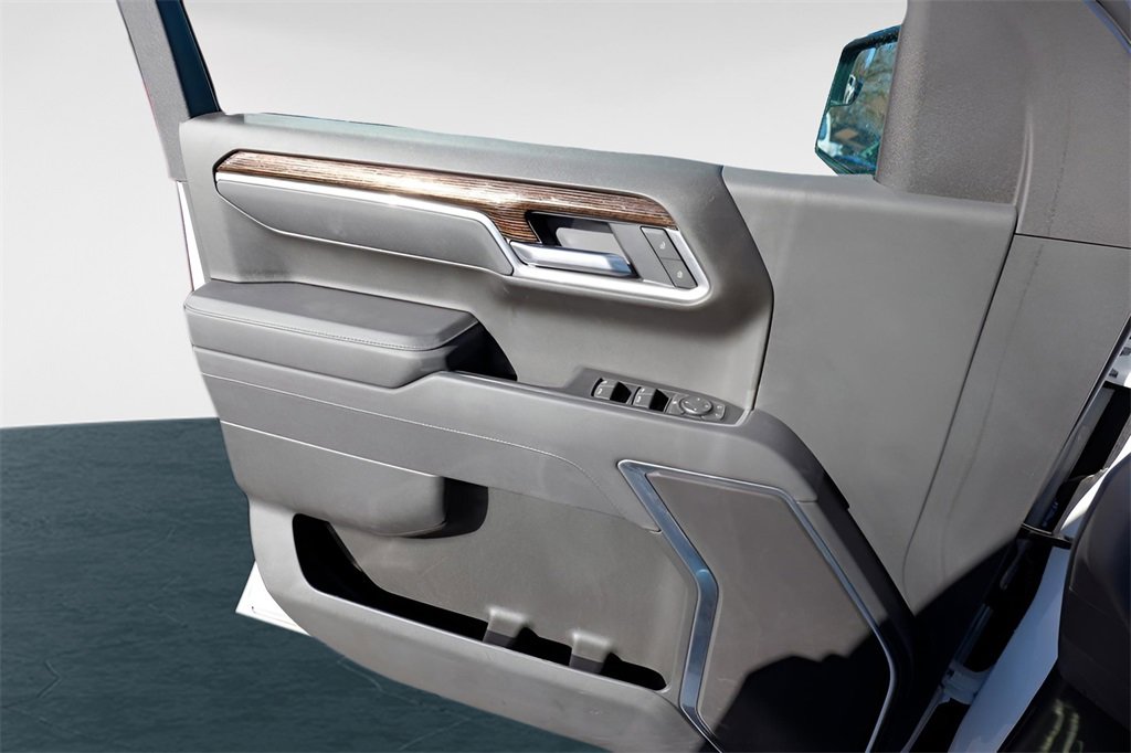 New 2025 GMC Sierra 1500 Elevation image 17