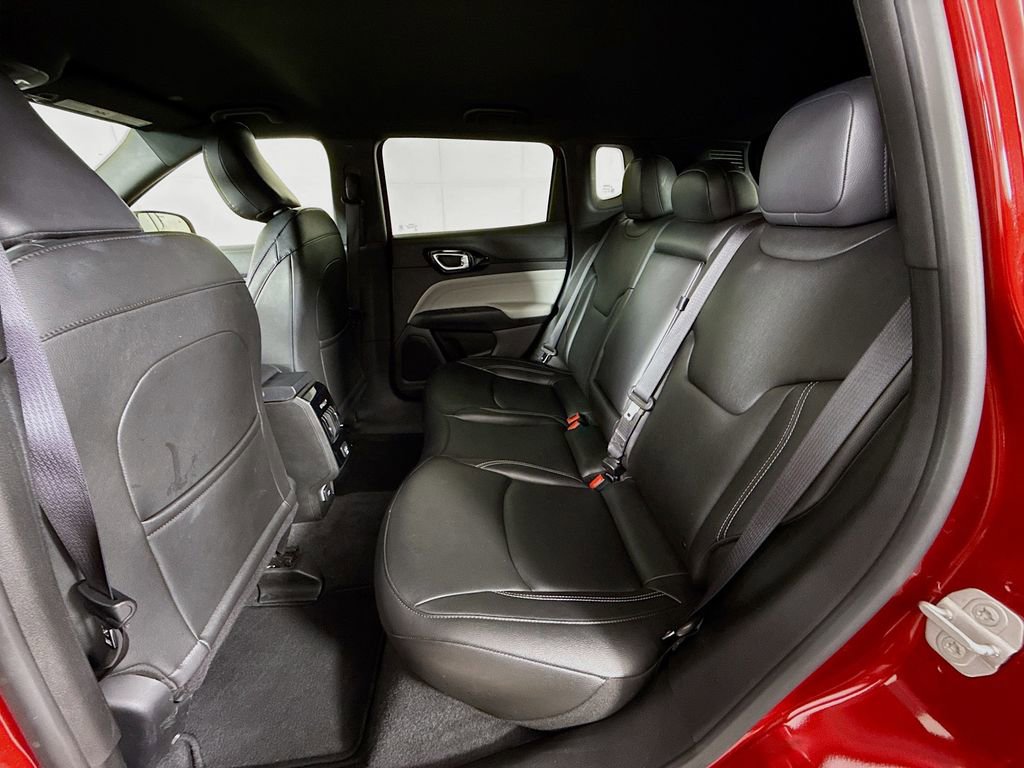 Used 2025 Jeep Compass Limited AWD/4WD image 30