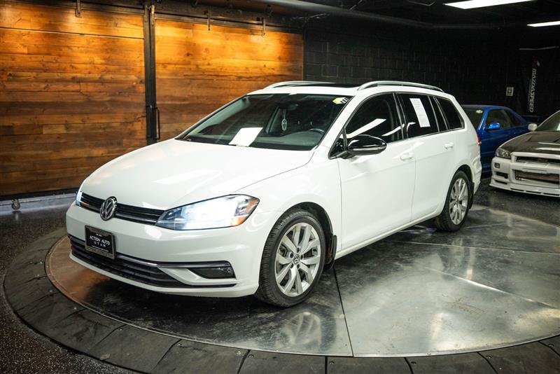 Used 2018 Volkswagen Golf SEL FWD image 2