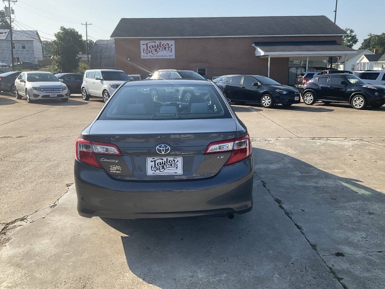 Used 2014 Toyota Camry LE FWD image 3