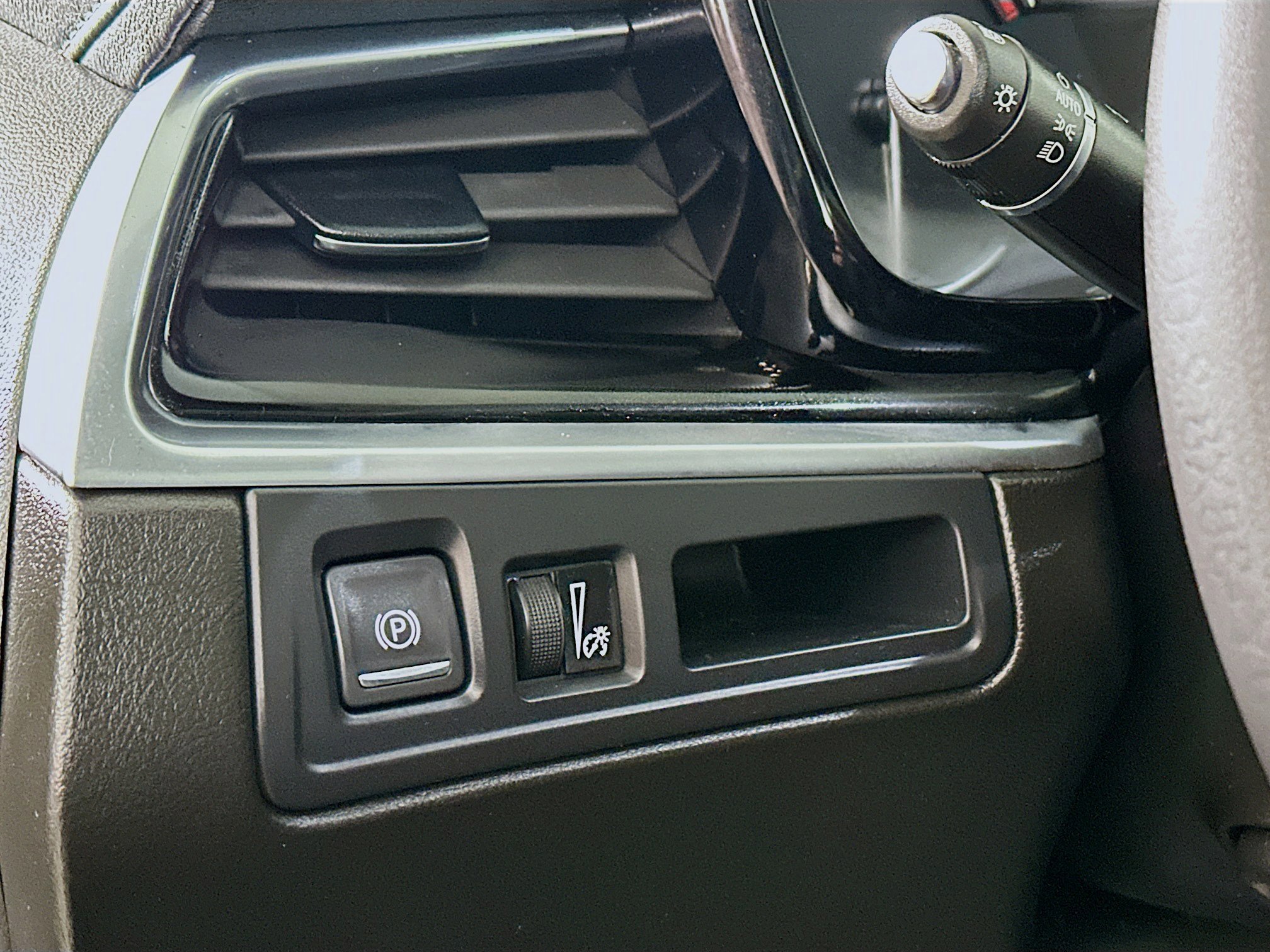 Used 2023 Cadillac XT6 Premium Luxury image 10