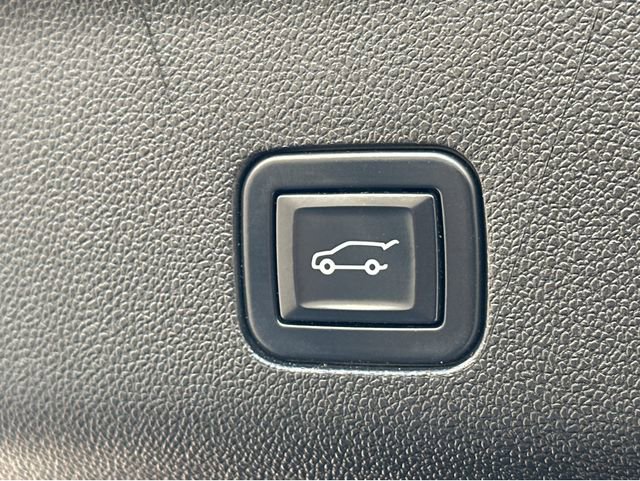 Certified 2022 Cadillac Escalade Sport Platinum RWD image 9