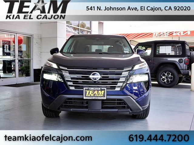 Used 2024 Nissan Rogue SV FWD image 4