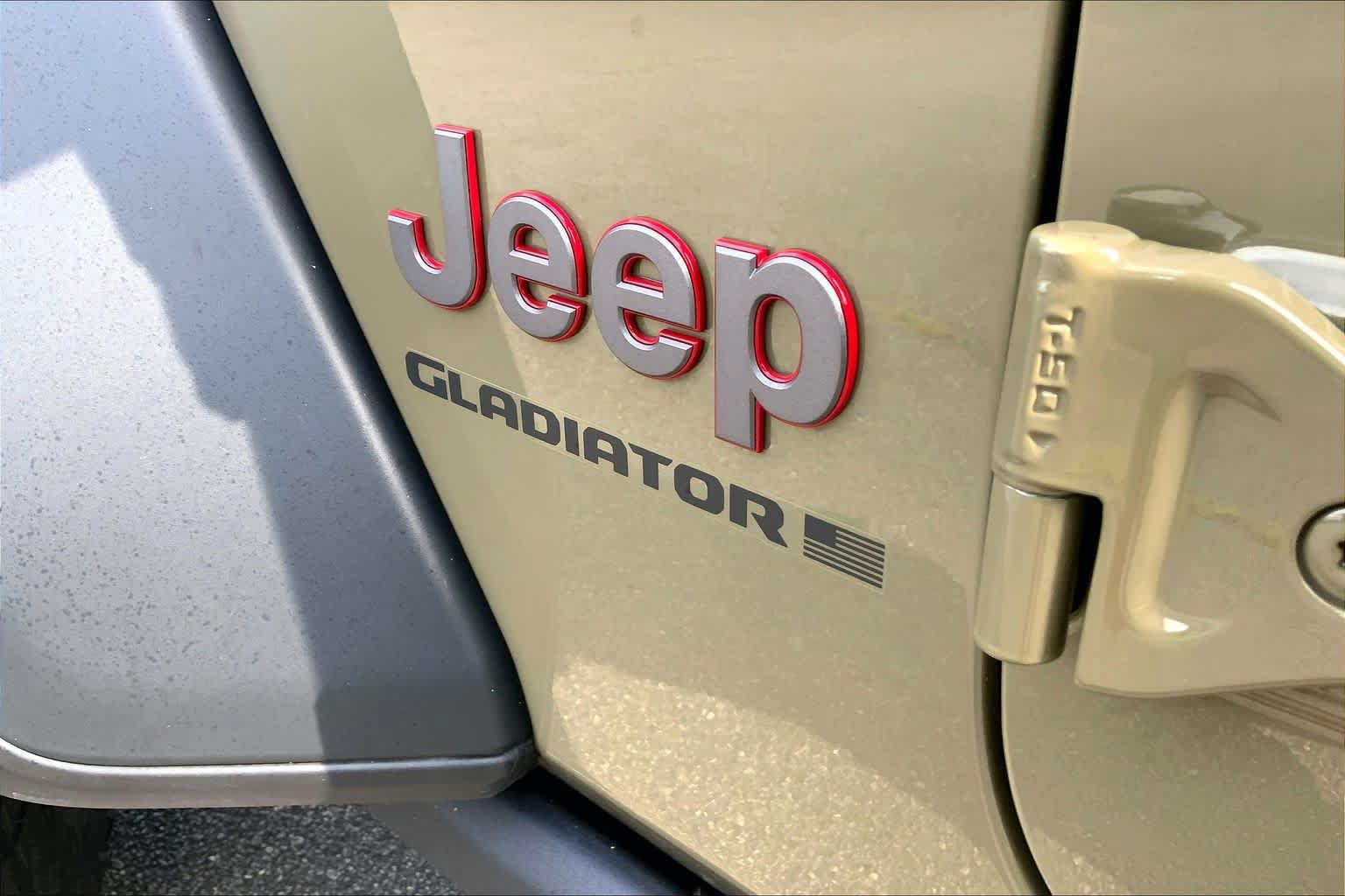 Used 2025 Jeep Gladiator Rubicon w/ Convenience Group AWD/4WD image 31