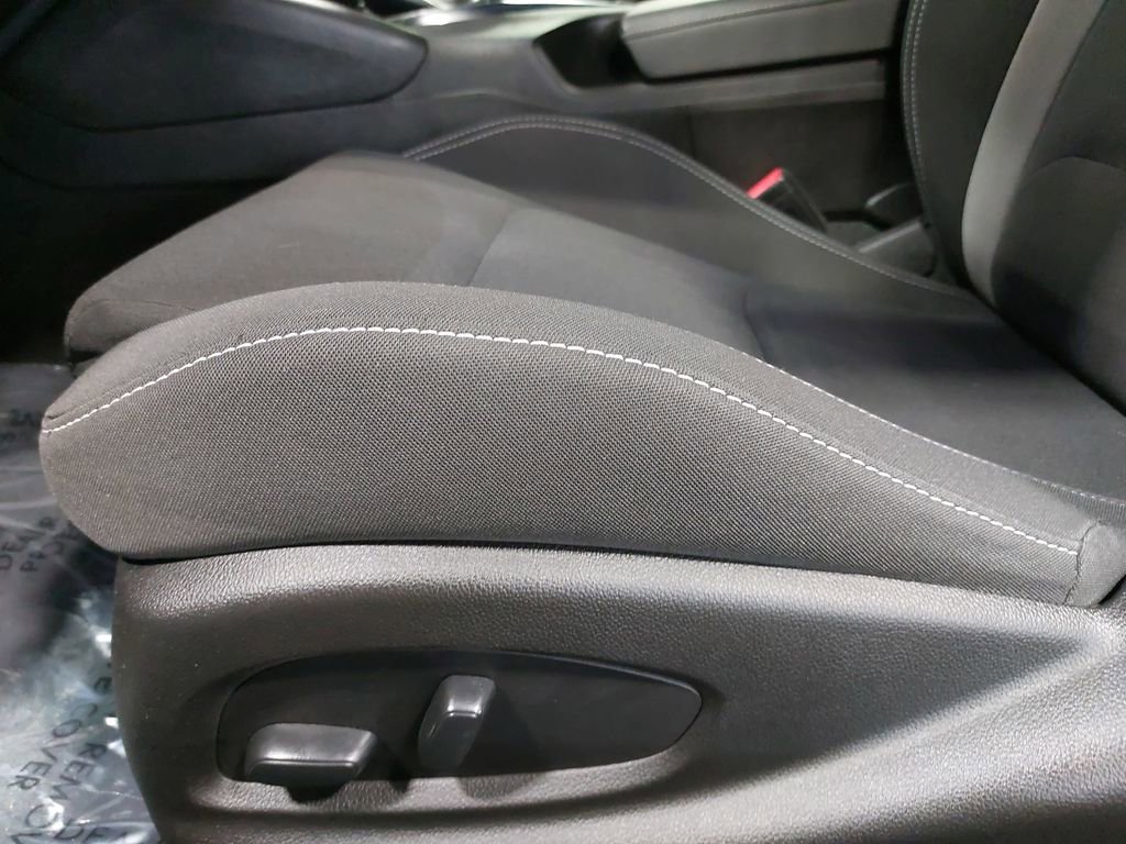 Used 2021 Chevrolet Camaro LT image 28