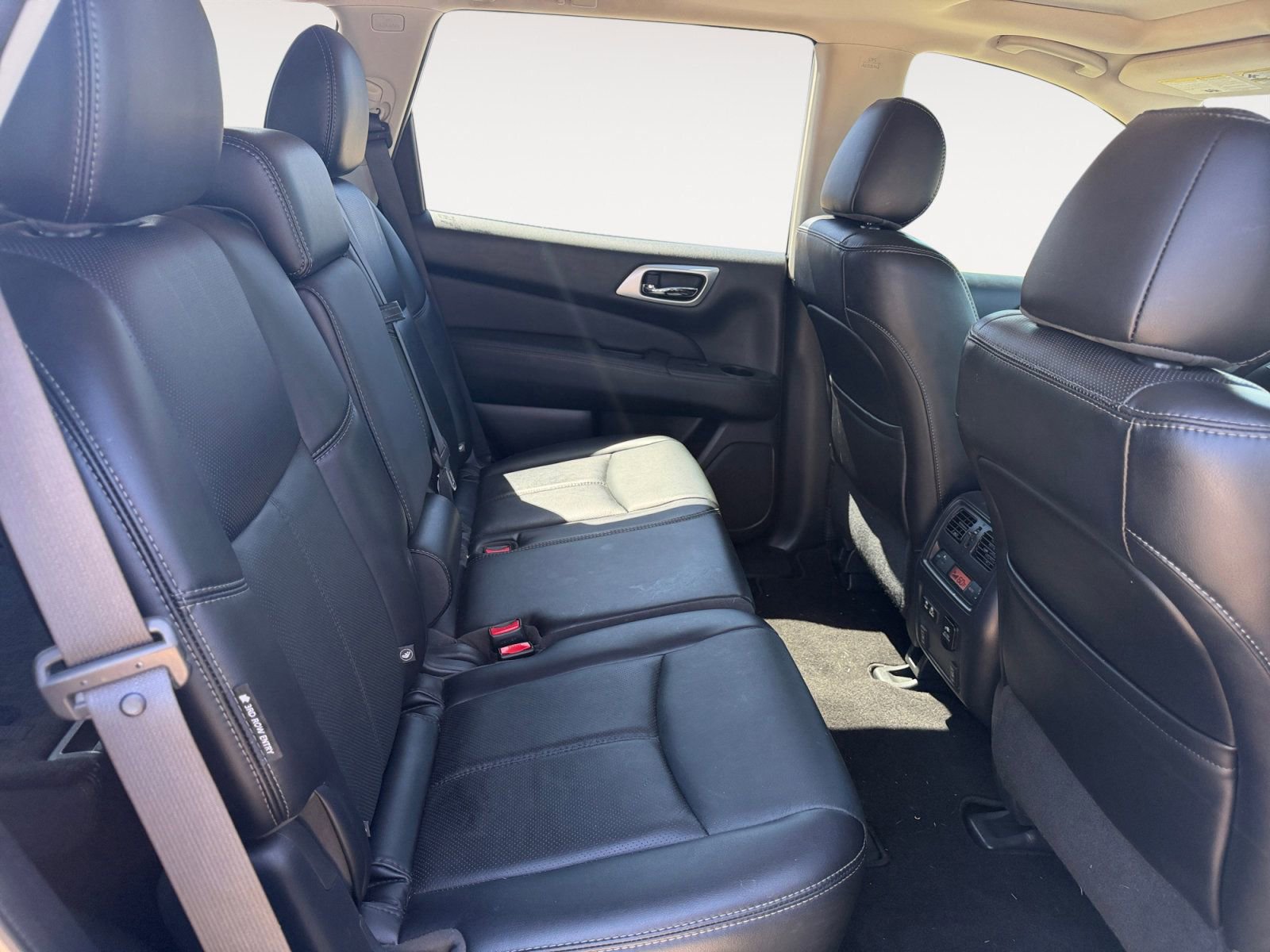 Used 2019 Nissan Pathfinder Platinum w/ Cargo Package AWD/4WD image 13