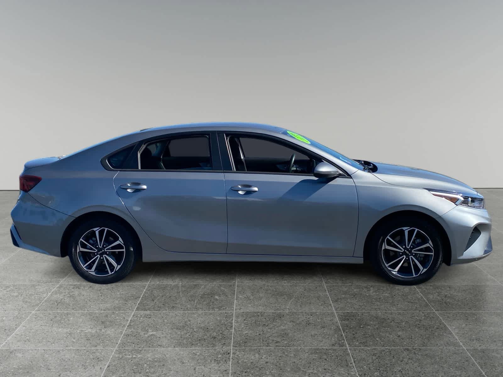 Used 2023 Kia Forte LXS image 6
