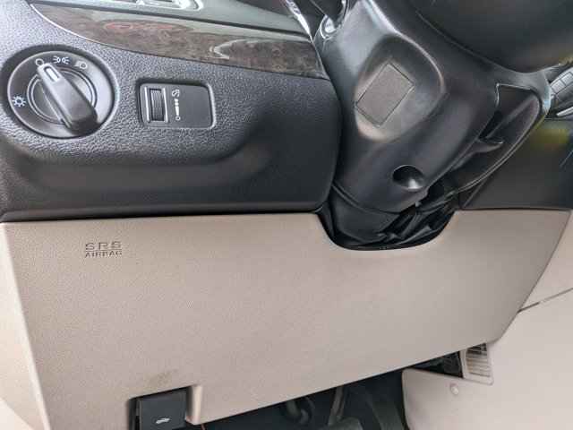 Used 2020 Dodge Grand Caravan SE w/ UConnect Hands-Free Group image 16