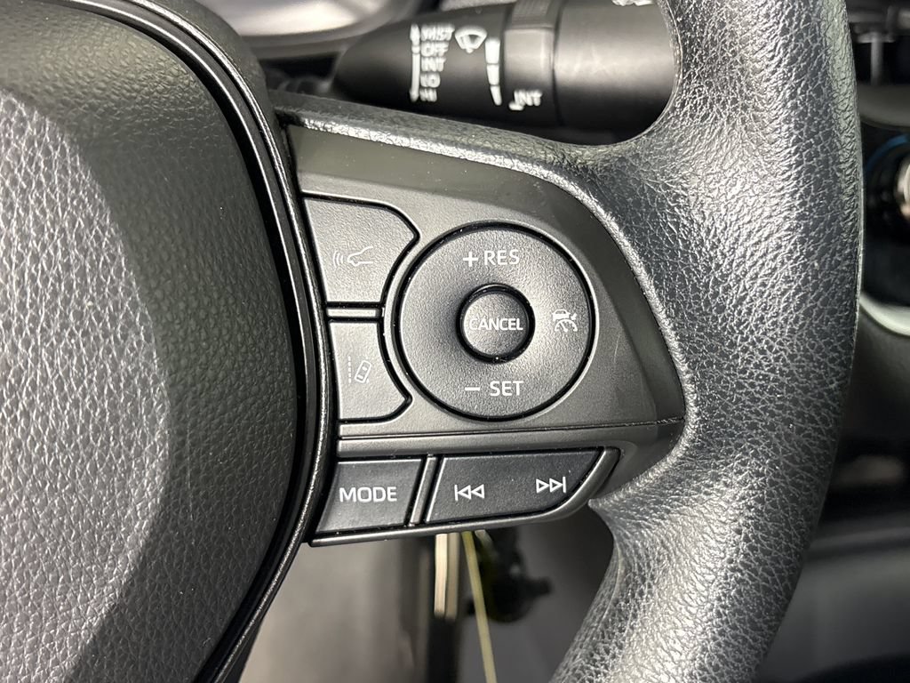 Used 2022 Toyota Corolla LE FWD image 19