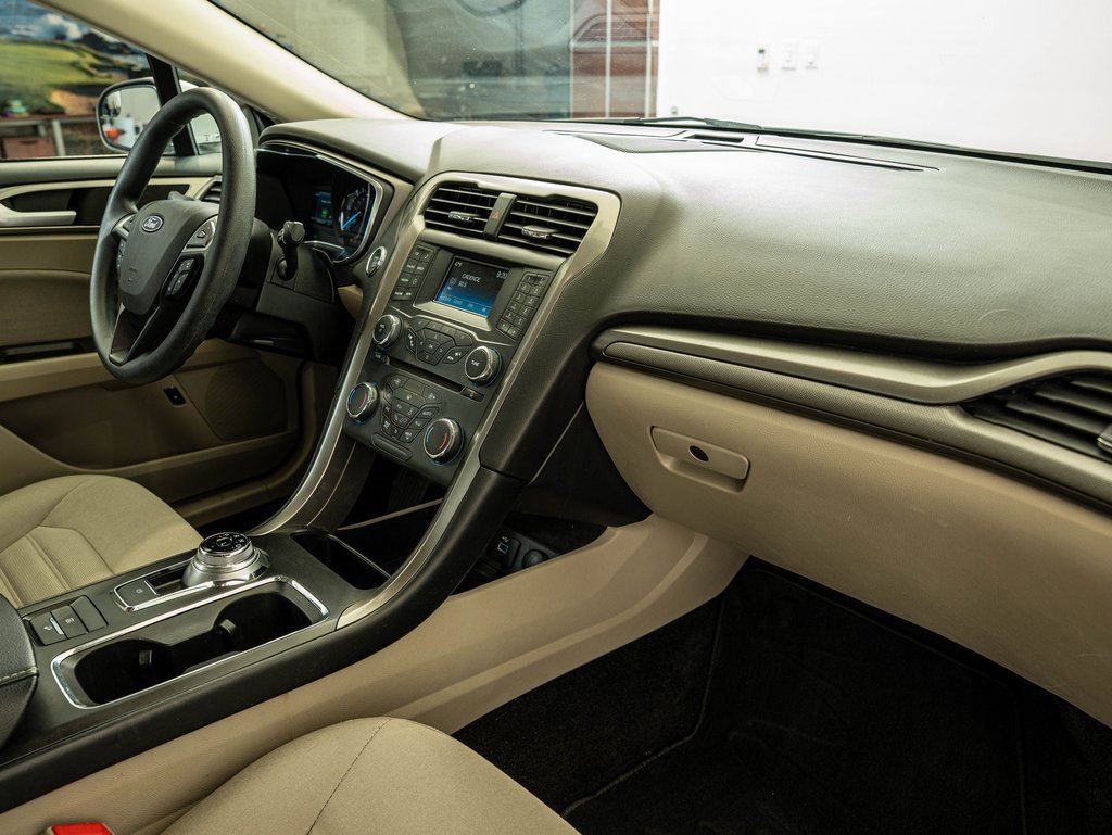 Used 2018 Ford Fusion SE image 34