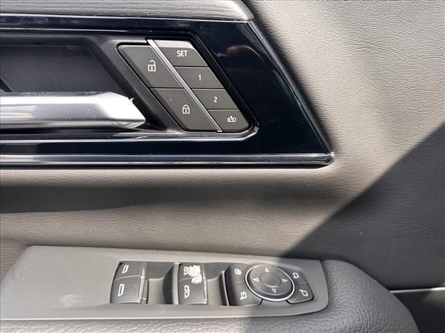 New 2026 GMC Yukon XL Denali w/ Sun & Power Step Package image 25