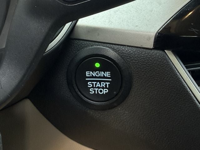 Used 2022 Ford Escape SE w/ SE Sport Appearance Package FWD image 22
