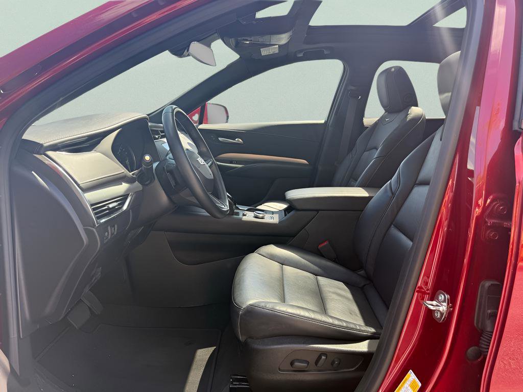 Used 2023 Cadillac XT4 Premium Luxury FWD image 9