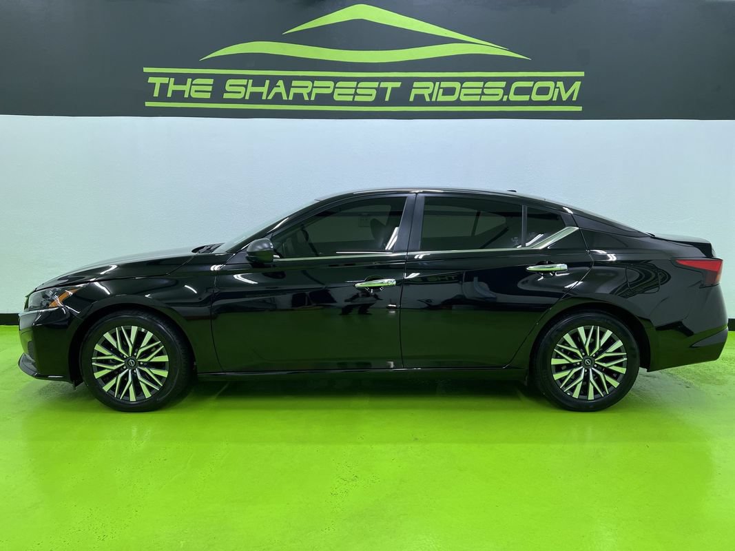 Used 2025 Nissan Altima 2.5 SV FWD image 6