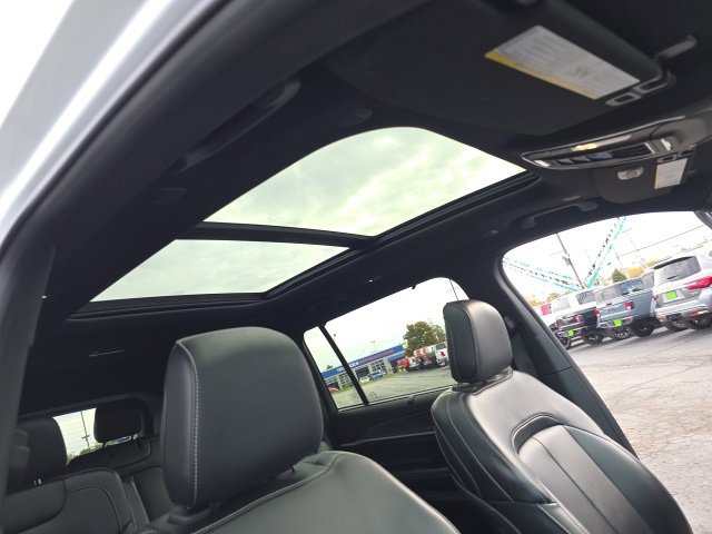 Used 2024 Jeep Grand Cherokee L Limited w/ Luxury Tech Group II image 47