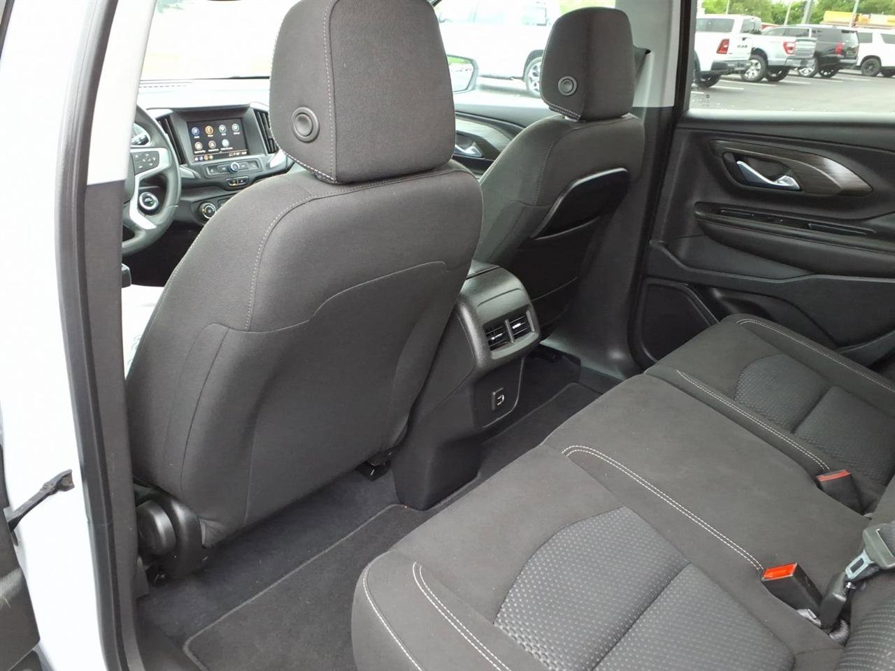 Used 2022 GMC Terrain SLE FWD image 9