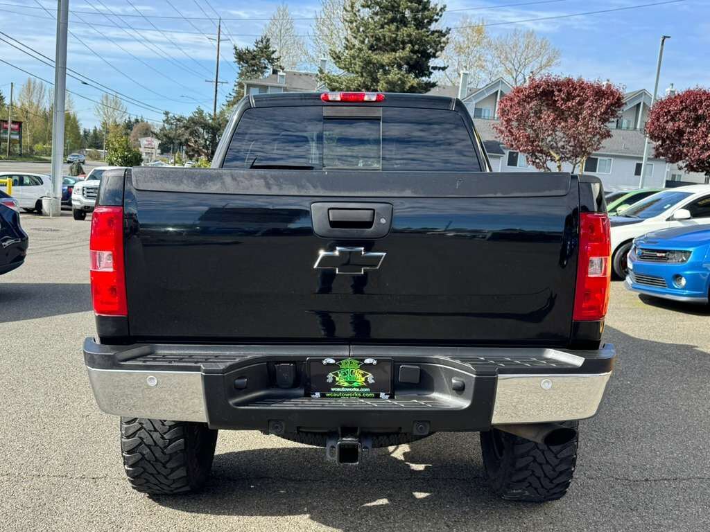 Used 2008 Chevrolet Silverado 2500 LTZ w/ Safety Package AWD/4WD image 9