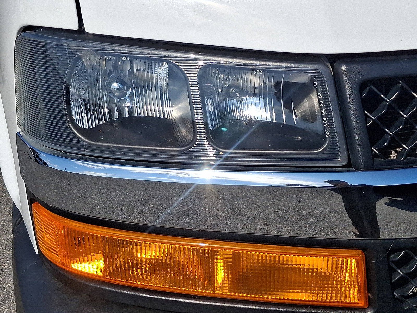 Used 2023 Chevrolet Express 3500 LT w/ LT Preferred Equipment Group image 9