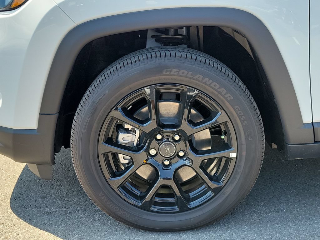 New 2026 Jeep Compass Latitude AWD/4WD image 9