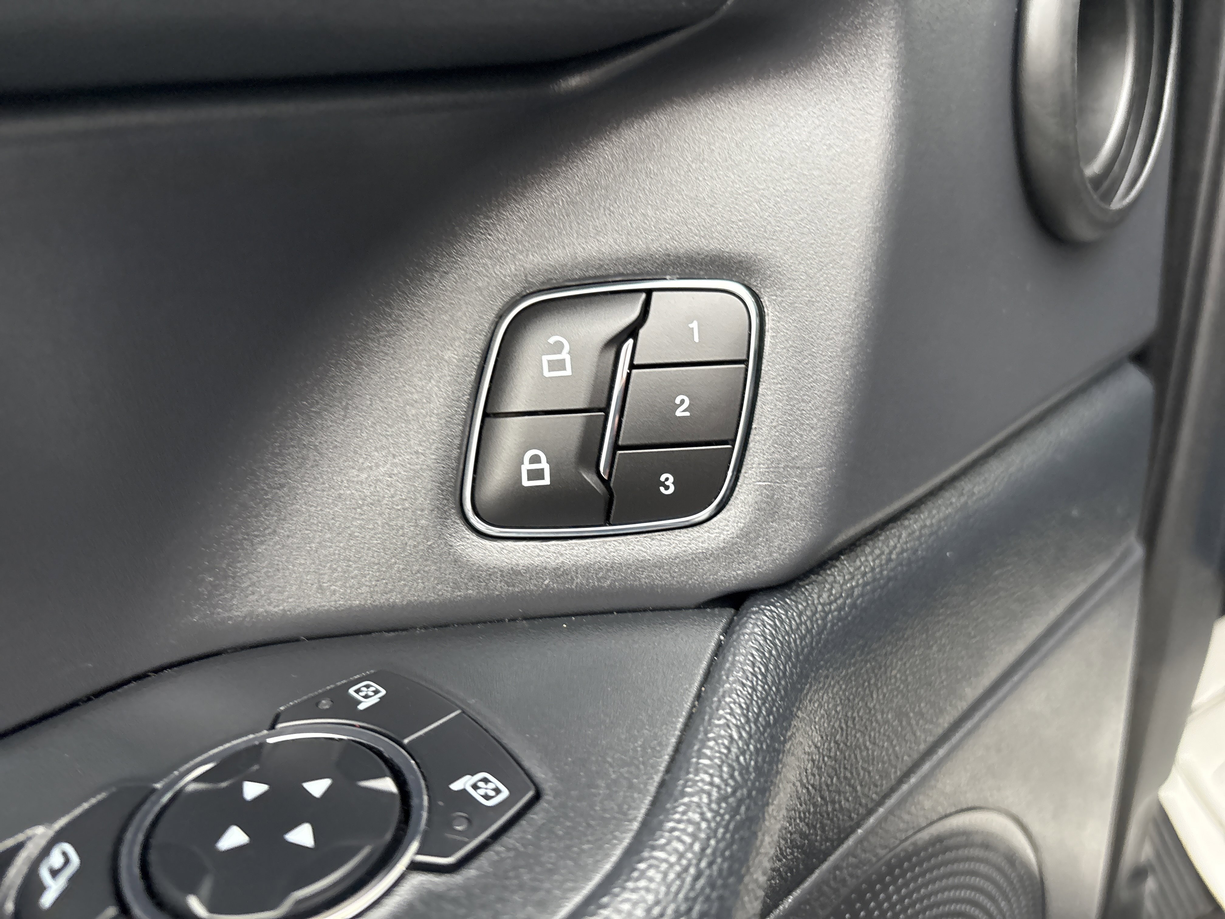 Used 2024 Ford Expedition XLT image 21