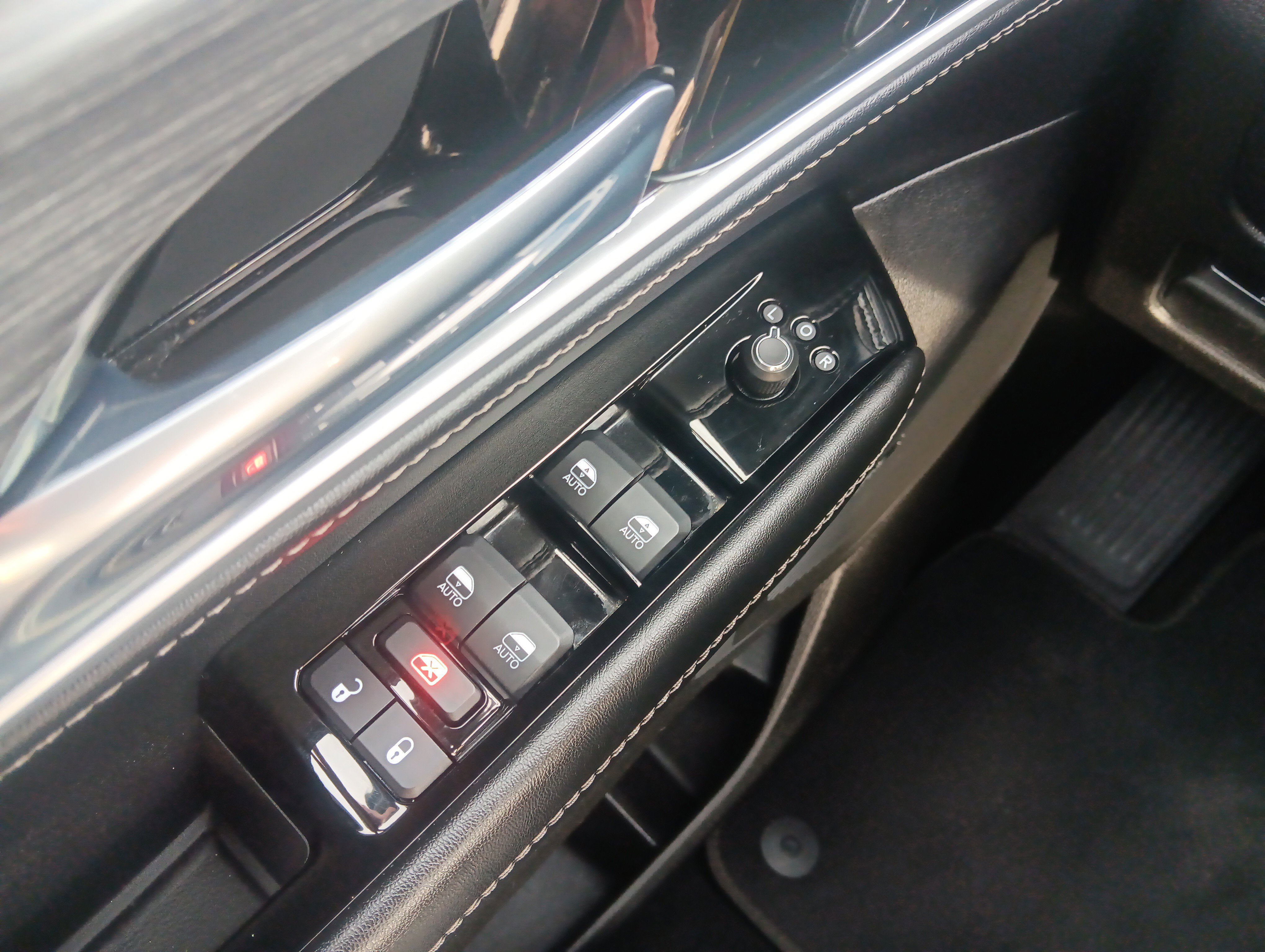 Used 2023 Jeep Wagoneer L Series II image 21