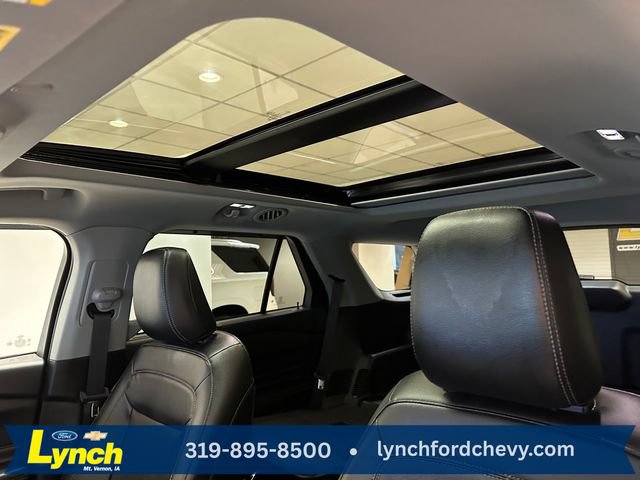 Used 2023 Ford Explorer Limited w/ Limited Technology Package AWD/4WD image 4