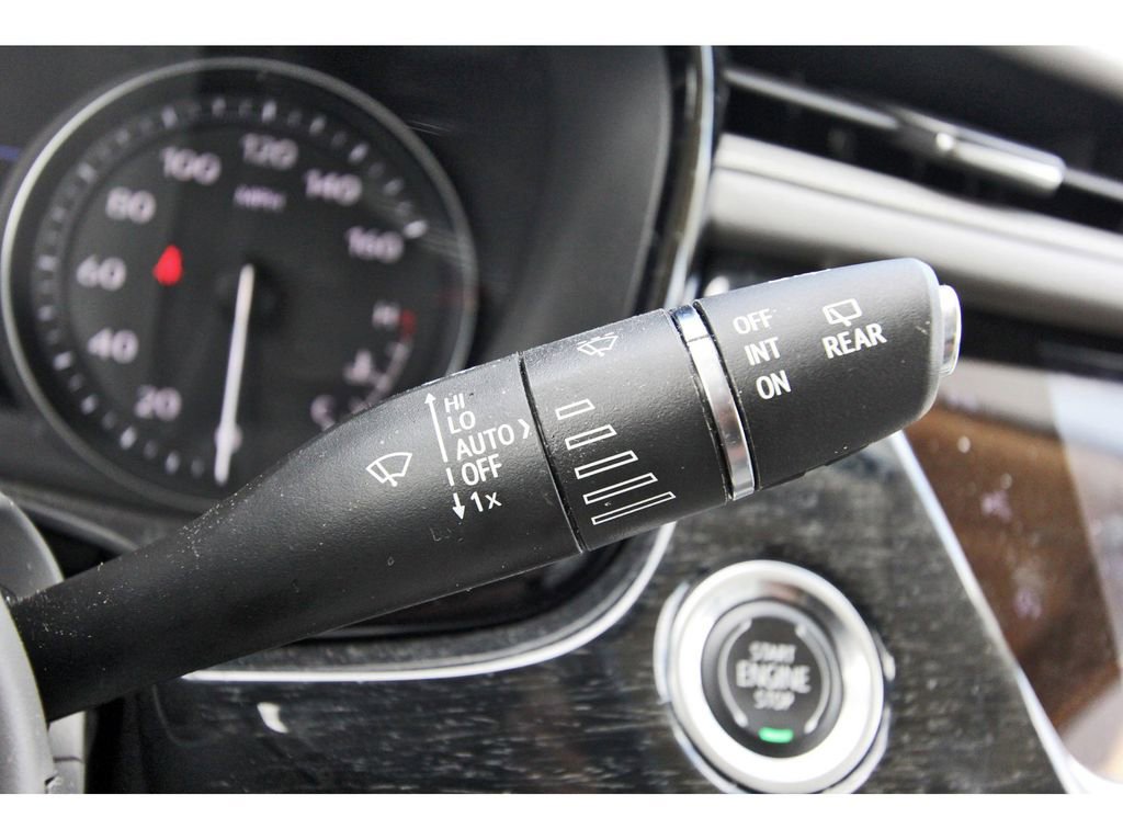 Used 2022 Cadillac XT6 Premium Luxury w/ Technology Package image 19