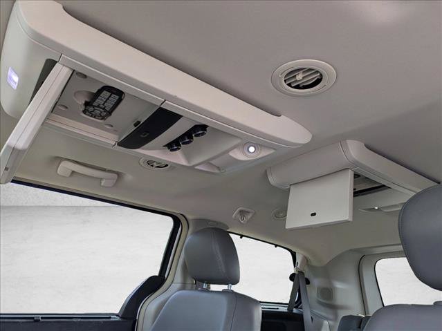 Used 2012 Volkswagen Routan SEL FWD image 14