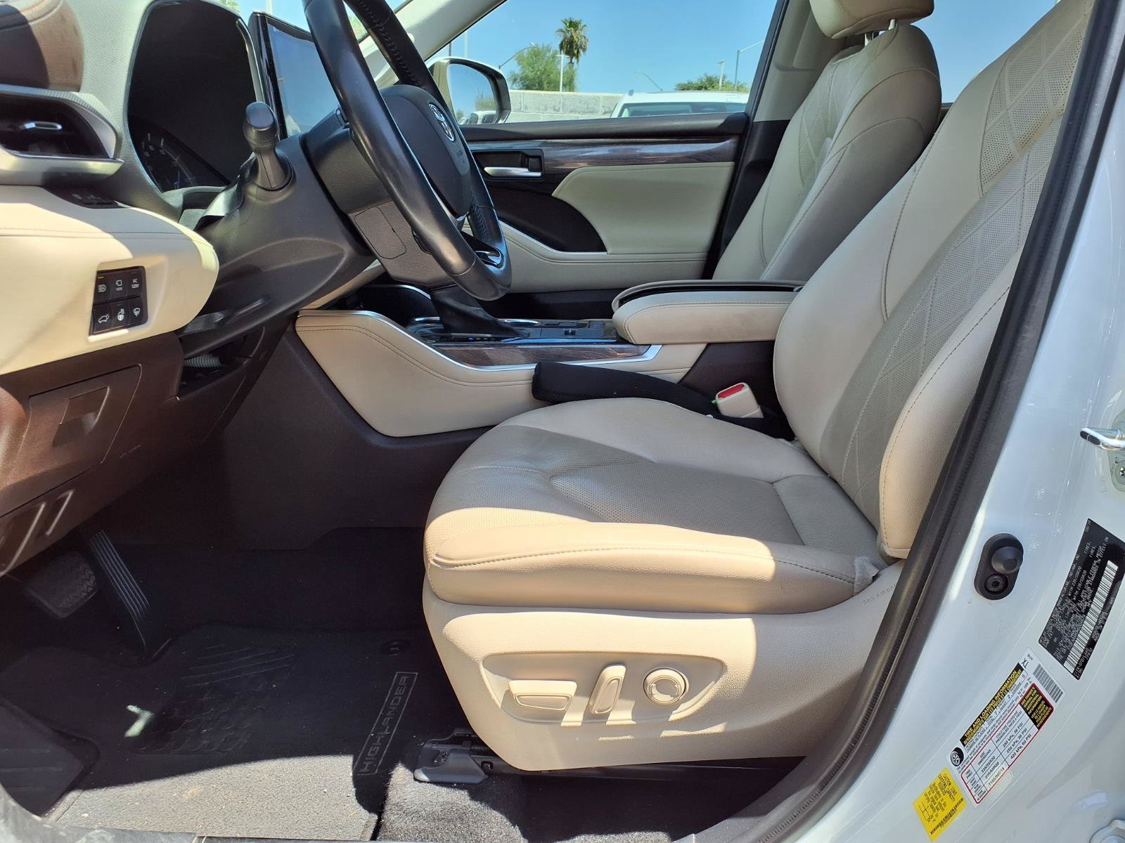 Used 2021 Toyota Highlander Platinum FWD image 22