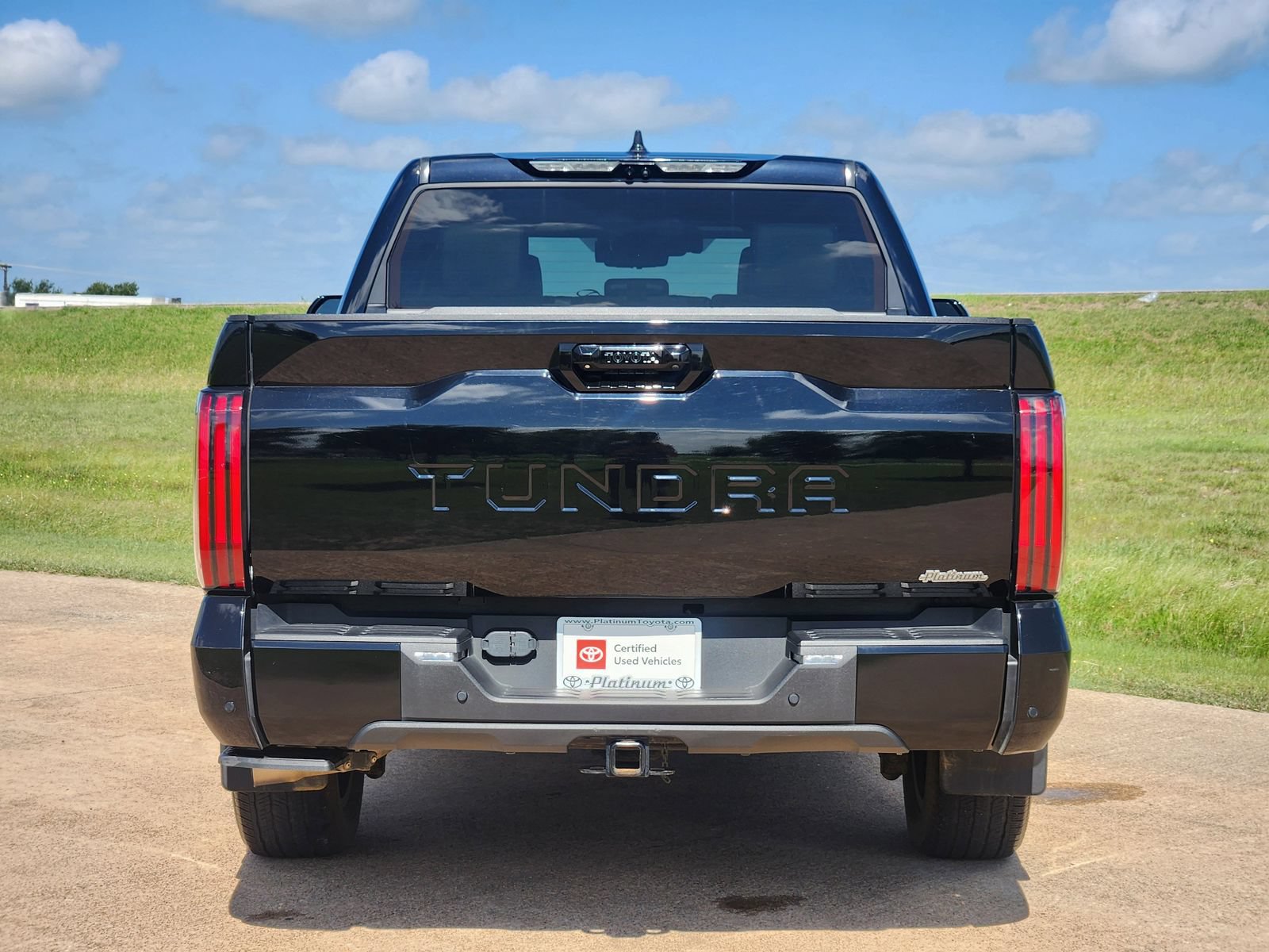 Used 2022 Toyota Tundra Platinum RWD image 8