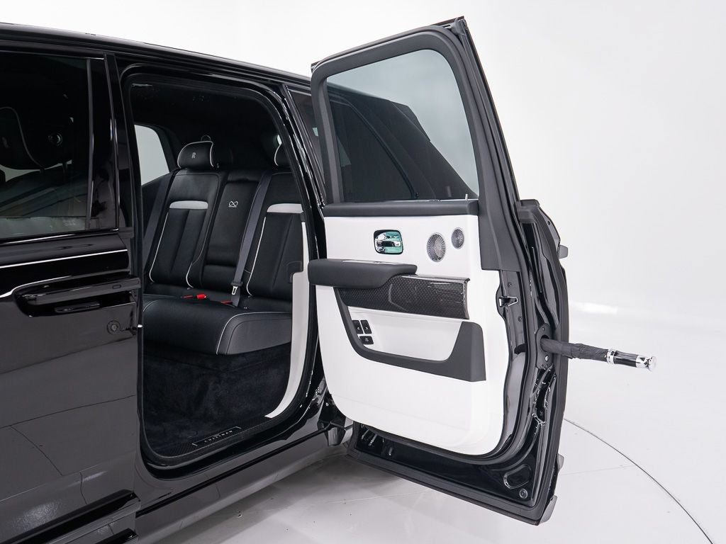 Certified 2026 Rolls-Royce Cullinan Black Badge AWD/4WD image 29
