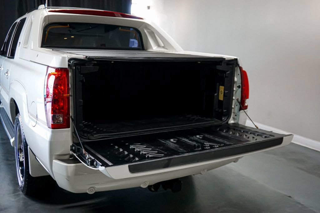 Used 2004 Cadillac Escalade EXT AWD/4WD image 26