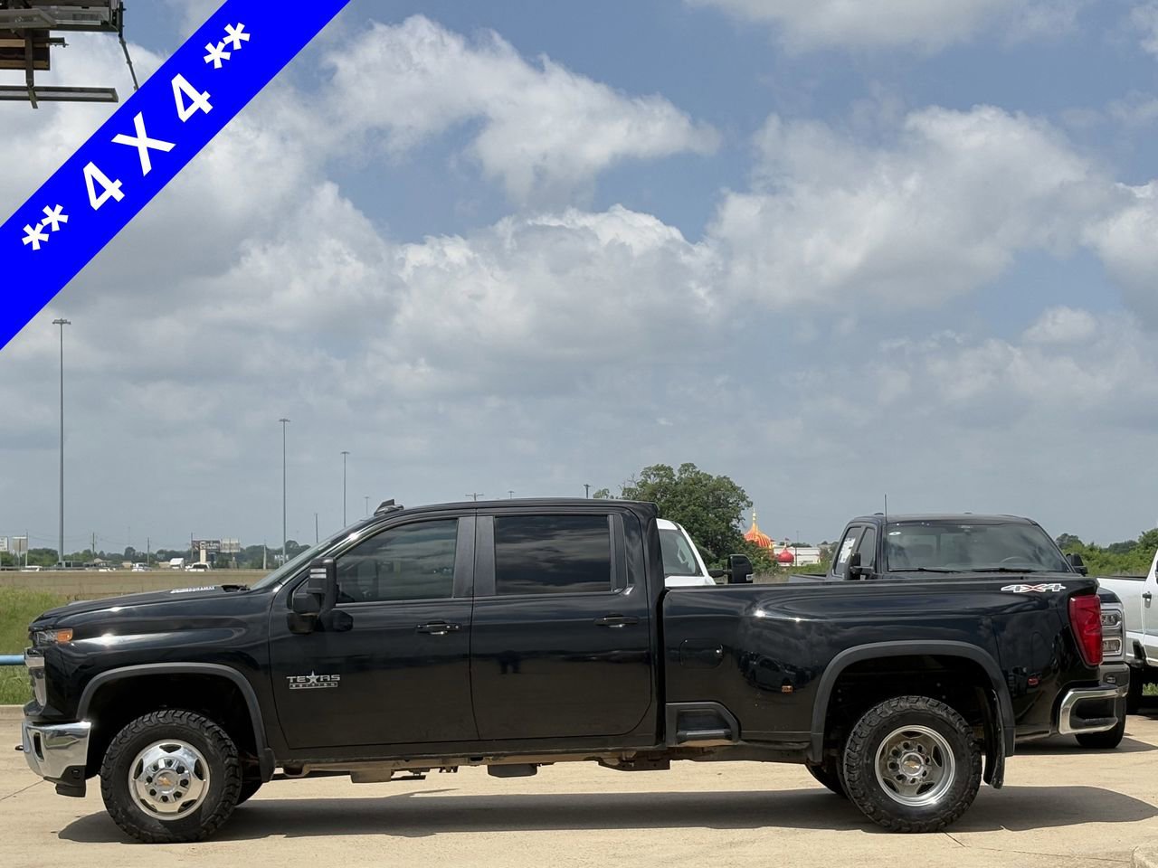 Used 2024 Chevrolet Silverado 3500 LT w/ Texas Edition AWD/4WD image 3